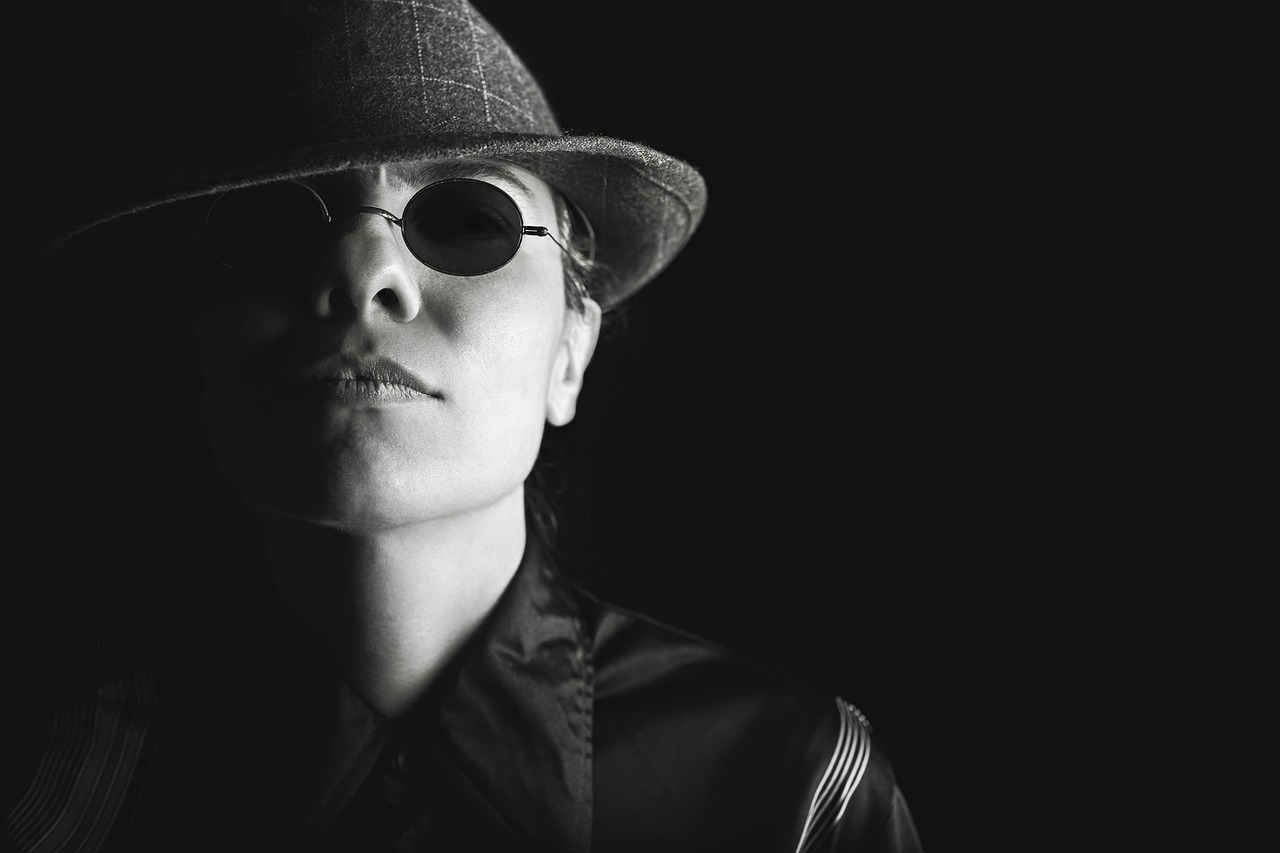 Man, hat, glasses — Optimizing Forex Trading with Metatrader 4 on iOS